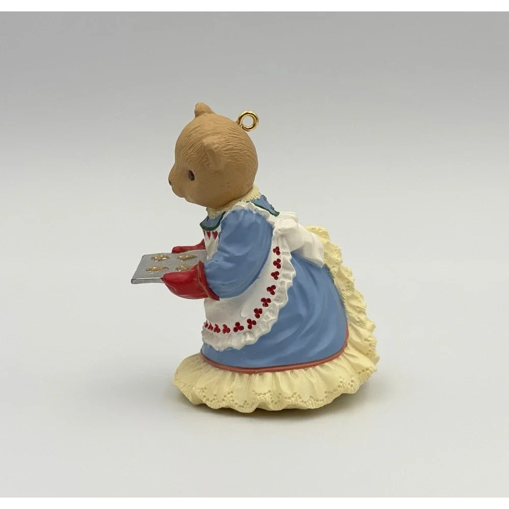 1993 Hallmark Keepsake Ornament Mama Bearinger Bear 2nd The Bearingers Vintage